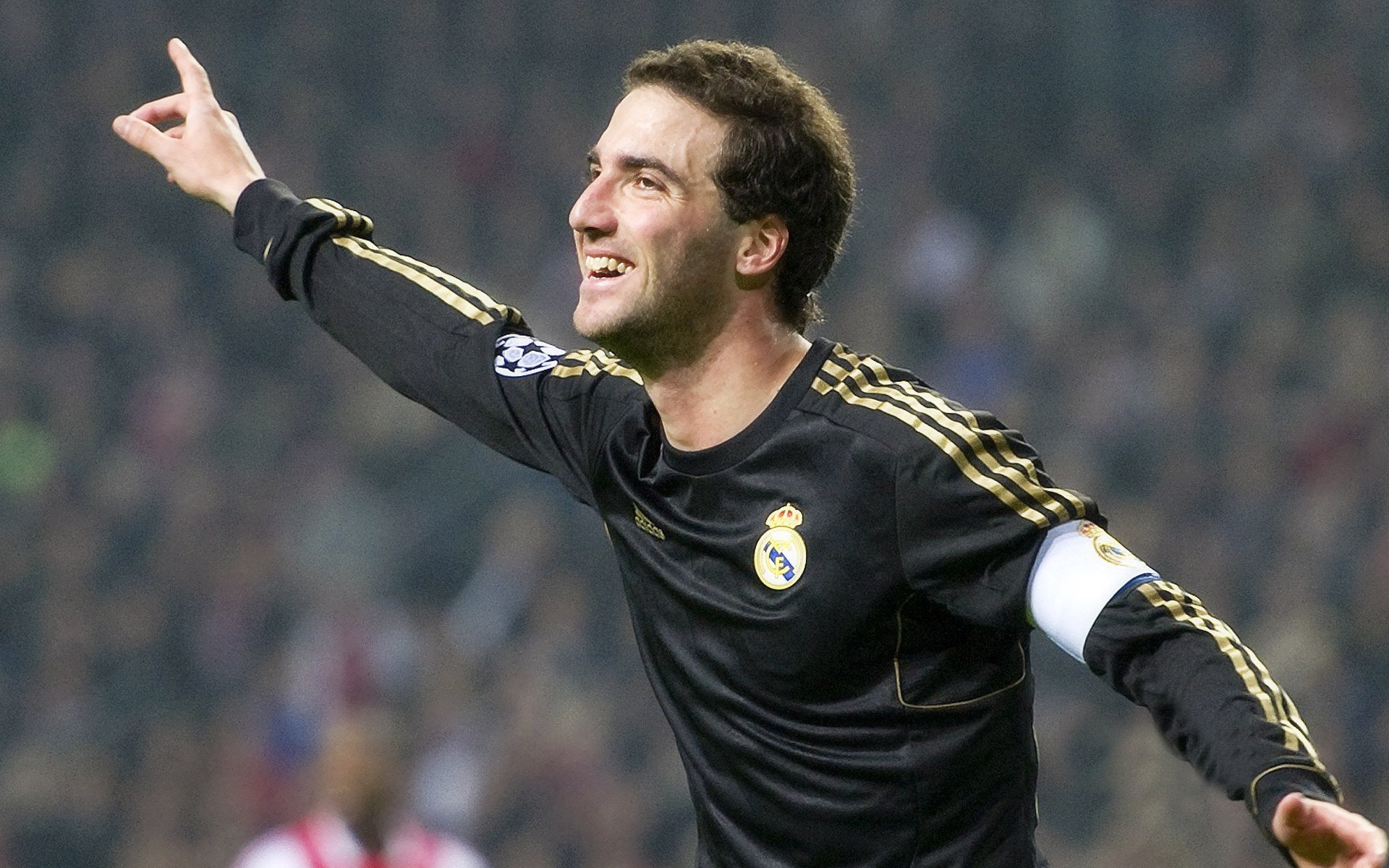 城市为赛事提供专项安保经费保障比赛期间秩序，赛事服务保障方案